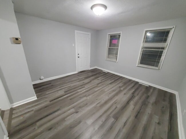 Photo - 231 W Follett St Unit 1