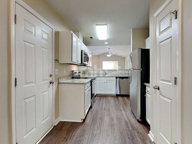 Photo - 165 Tudor Downs Rd