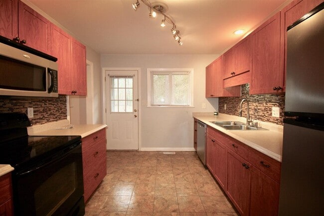 Photo - 520 N Hale St