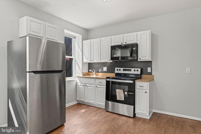 Building Photo - 1018 S 52nd St Unit 18.2B