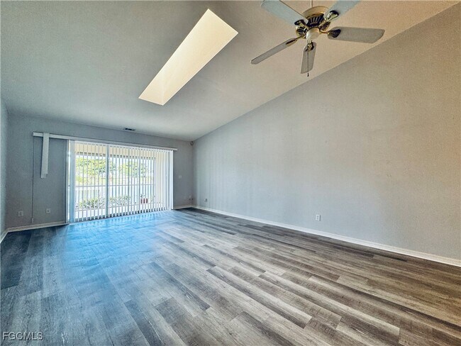 Photo - 1320 SE 6th Ave