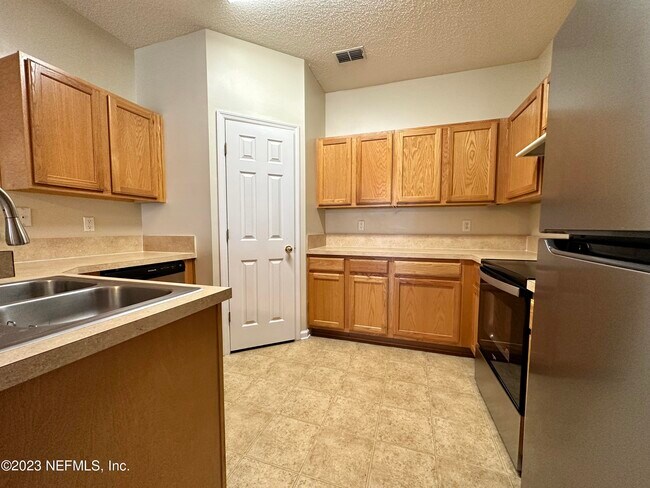 Photo - 502 Sherwood Oaks Dr