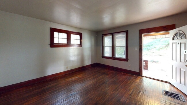 Photo - 383 E 13th Ave