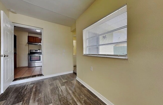 Photo - 1175 Luke Ave