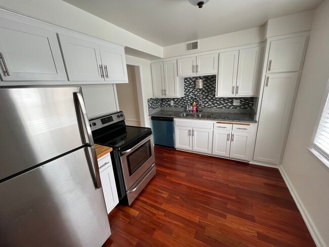 Photo - 3715 N Oakland Ave Unit 1