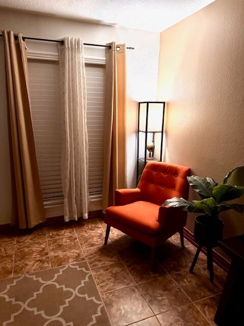 Photo - 8935 Dirby St