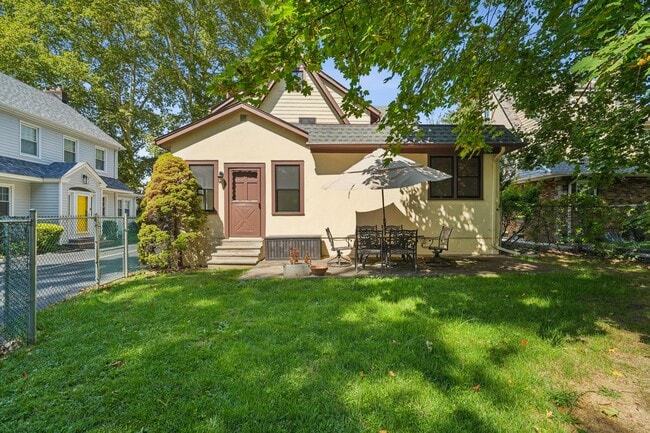 Photo - 208 W Hudson Ave