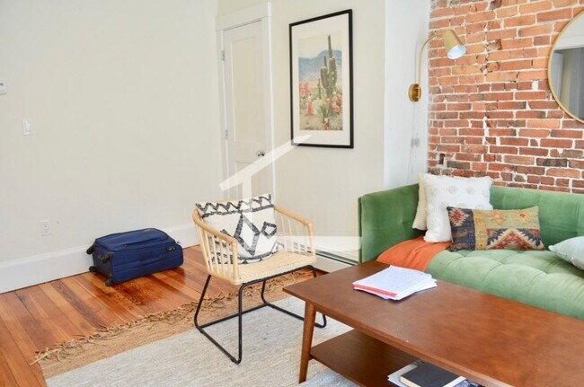 Photo - 34 E Springfield St