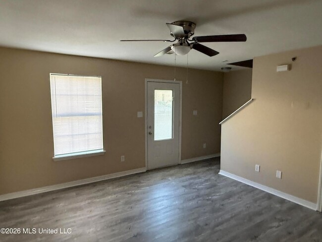 Photo - 1339 Foxwood Pl