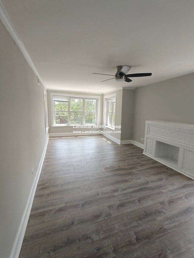 6312 N Oakley Ave Unit 3