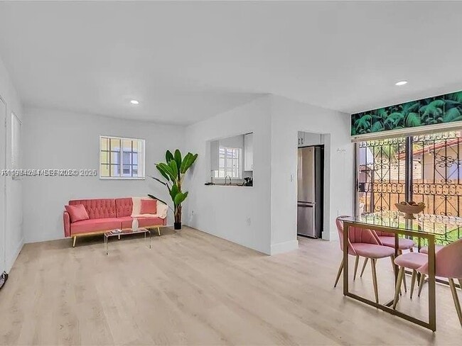 Photo - 1011 NW 23rd Ave