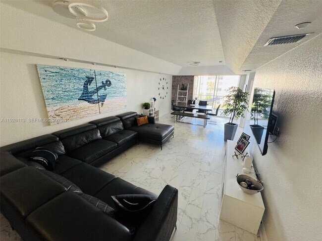 Photo - 10700 NW 66th St