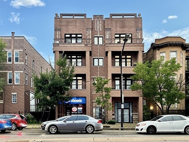 Building Photo - 3806 N Ashland Ave Rental