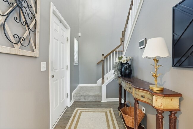 Photo - Magnolia Hill Home For Lease in Richmond Hill