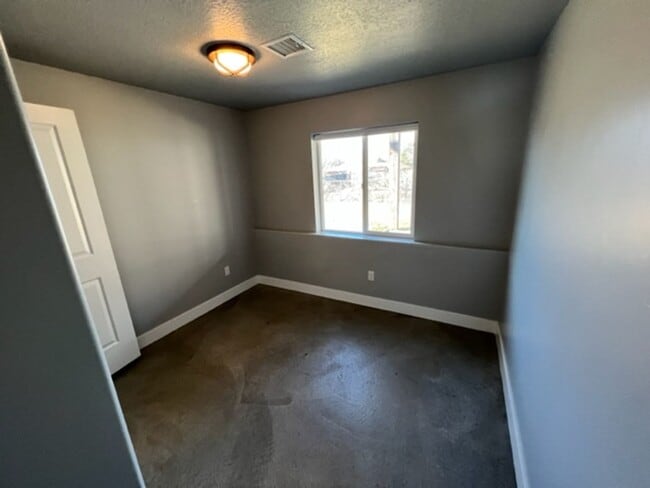 Photo - 583 N 400 E