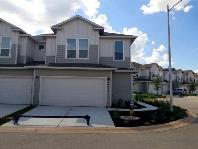 Building Photo - 1614 Roseburg Dr Rental