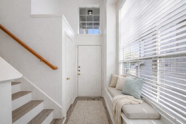 Photo - 211 Blushwood Pl