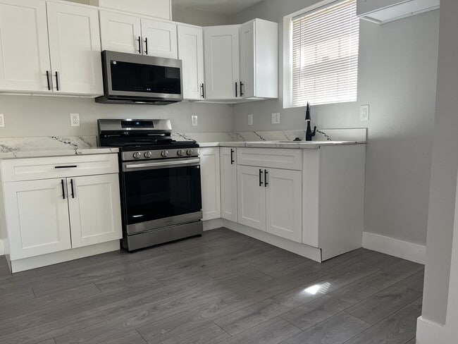 Photo - 504 Bryden Way