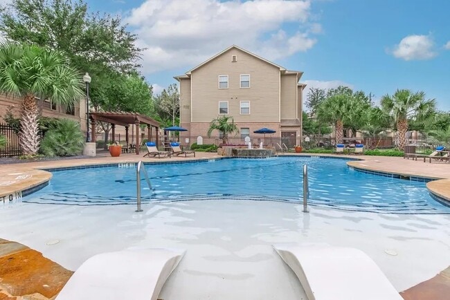 Clearpoint Crossing Residences Apartments