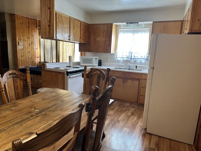 Photo - 237 E White Mountain Blvd