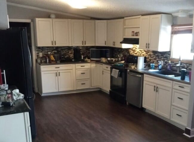 Photo - 881 Whaler Pl