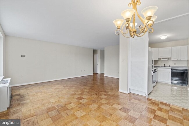 Building Photo - 3000 Spout Run Pkwy Unit A206