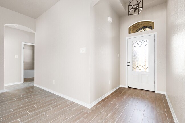 Photo - 602 Dred Roger Circle