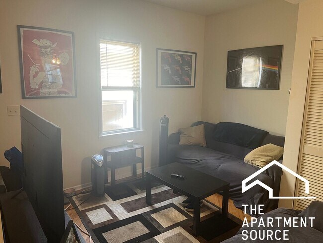 Photo - 3037 N Southport Ave Unit 2R