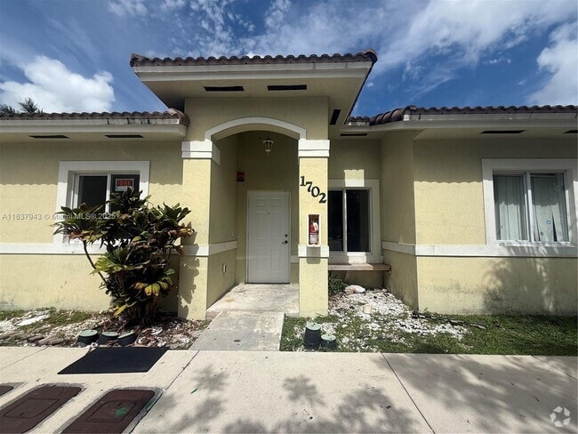 Building Photo - 13240 Old Biscayne Dr Unit 1702 Rental