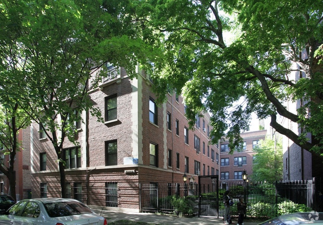 1360-64 E. 52nd St.