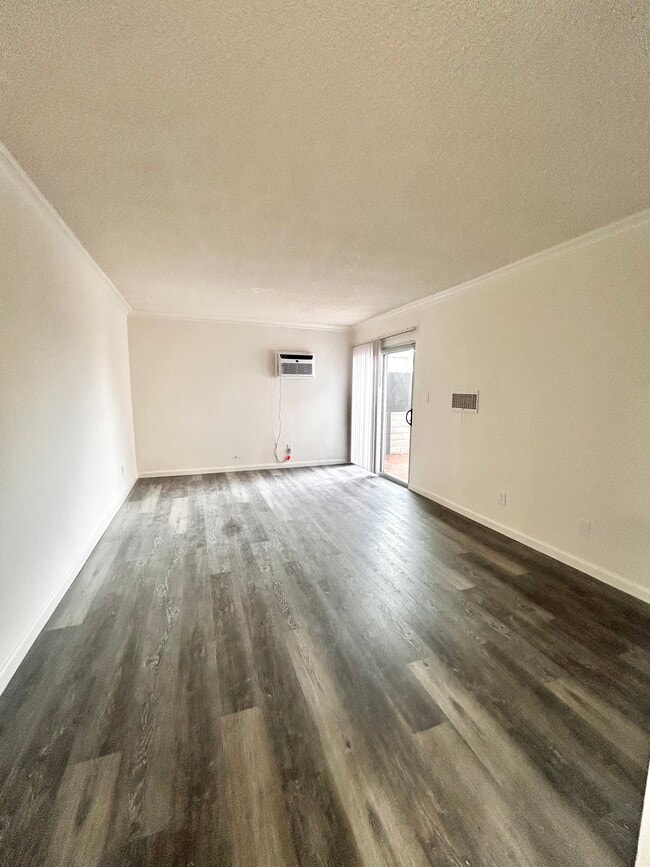 Photo - Villa Palms Apartments