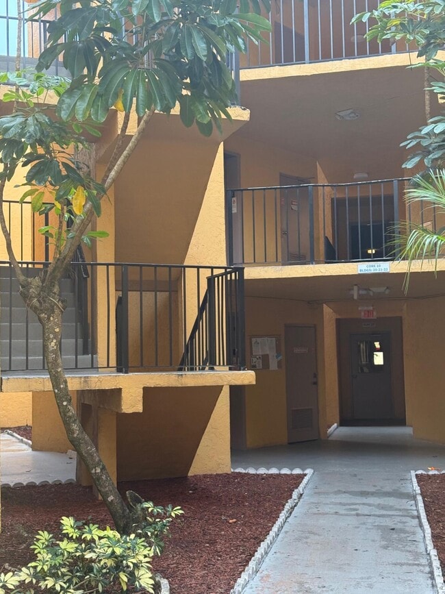 Photo - 4394 NW 9th Ave Unit 20-1a