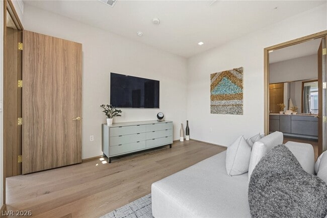 Building Photo - 8475 Michael Cherry Ave Unit 420