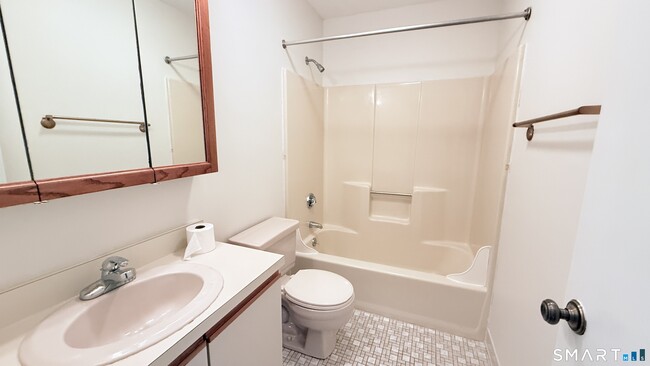 7 Little Oak Ln Unit 7