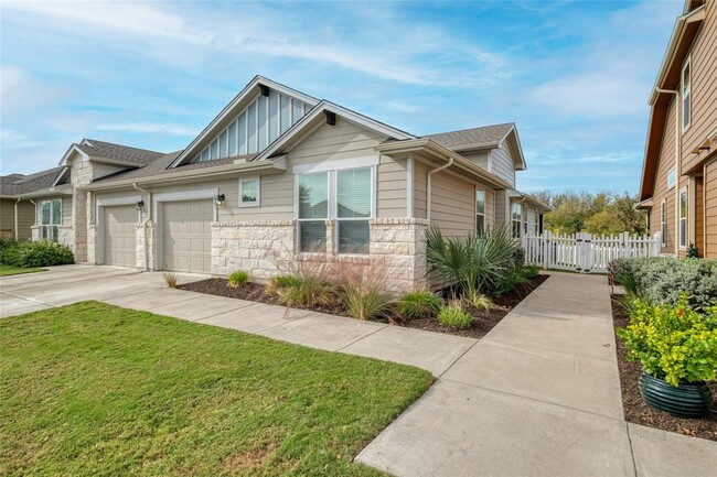 Building Photo - 1701 Logan Dr Unit 40