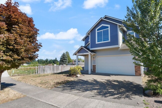 Photo - MOVE IN READY! Heat pump with A/C - 4 bdrm home with den and large loft, fenced back yard. On cul...