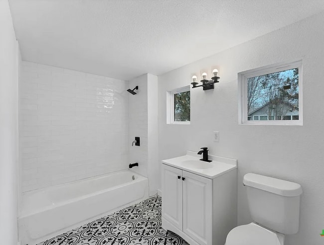 Photo - 414 Ellis St