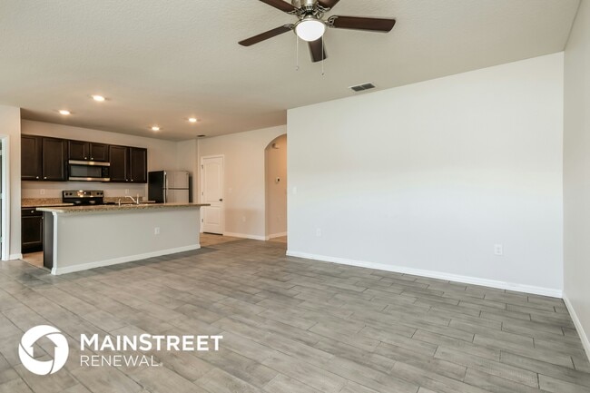 Photo - 703 Kindred Ln