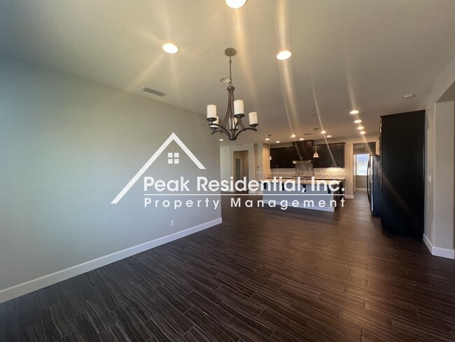 Photo - Spacious 4bd/3ba Elk Grove Home!