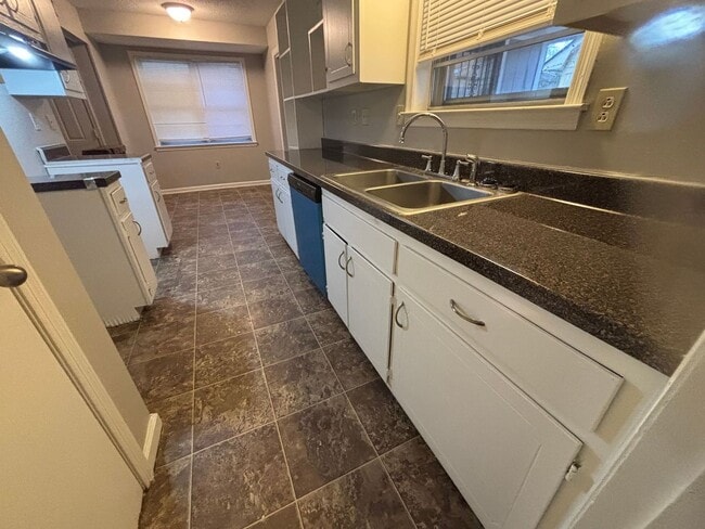 Photo - 3495 Panbrook Cove