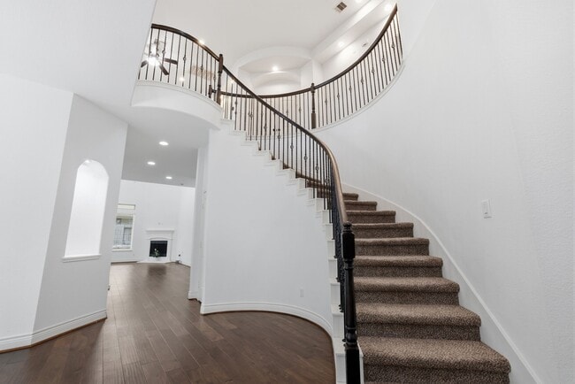 Photo - 135 Deerfield Meadow Dr