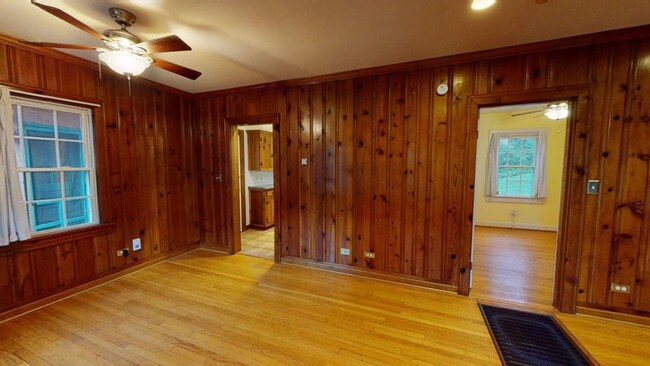 Photo - Downtown Cottage!