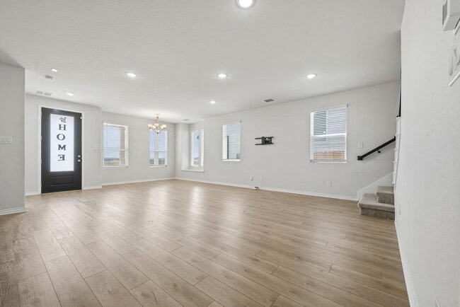 Photo - 245 Leeland Dr