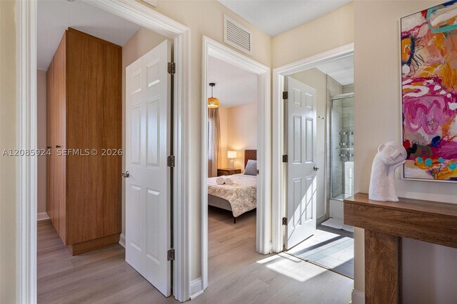 Photo - 920 SW 9th St Unit B