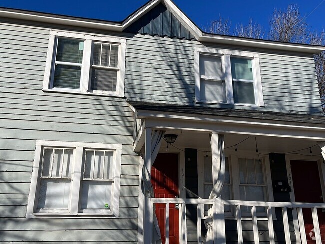 Building Photo - 1 bed 1 bath - Near Plaza District! Unit 1311 1/2 Louise Avenue Rental