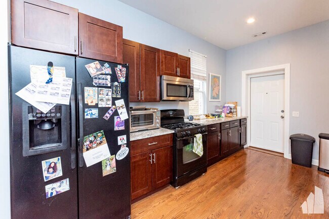 Photo - 2335 W Moffat St