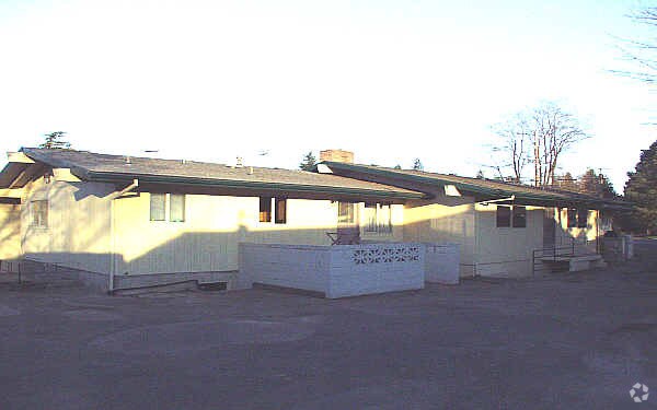 Photo - Denney Garden Court