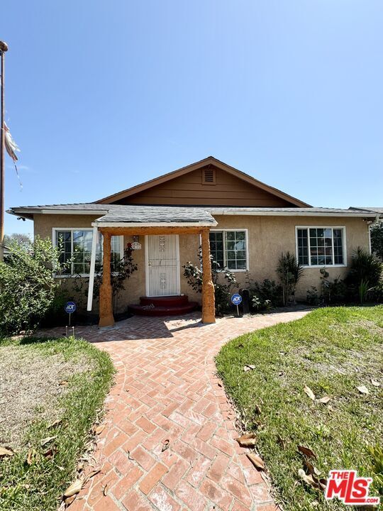 Photo - 14702 Studebaker Rd Apartamento