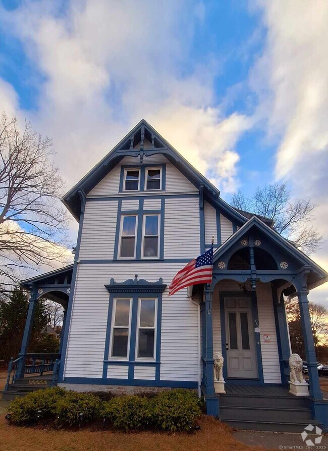 Building Photo - 380 W Main St Rental