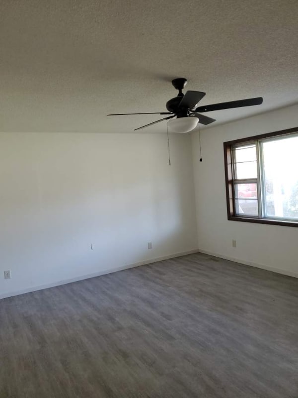 Photo - 1168 Leonard Dr